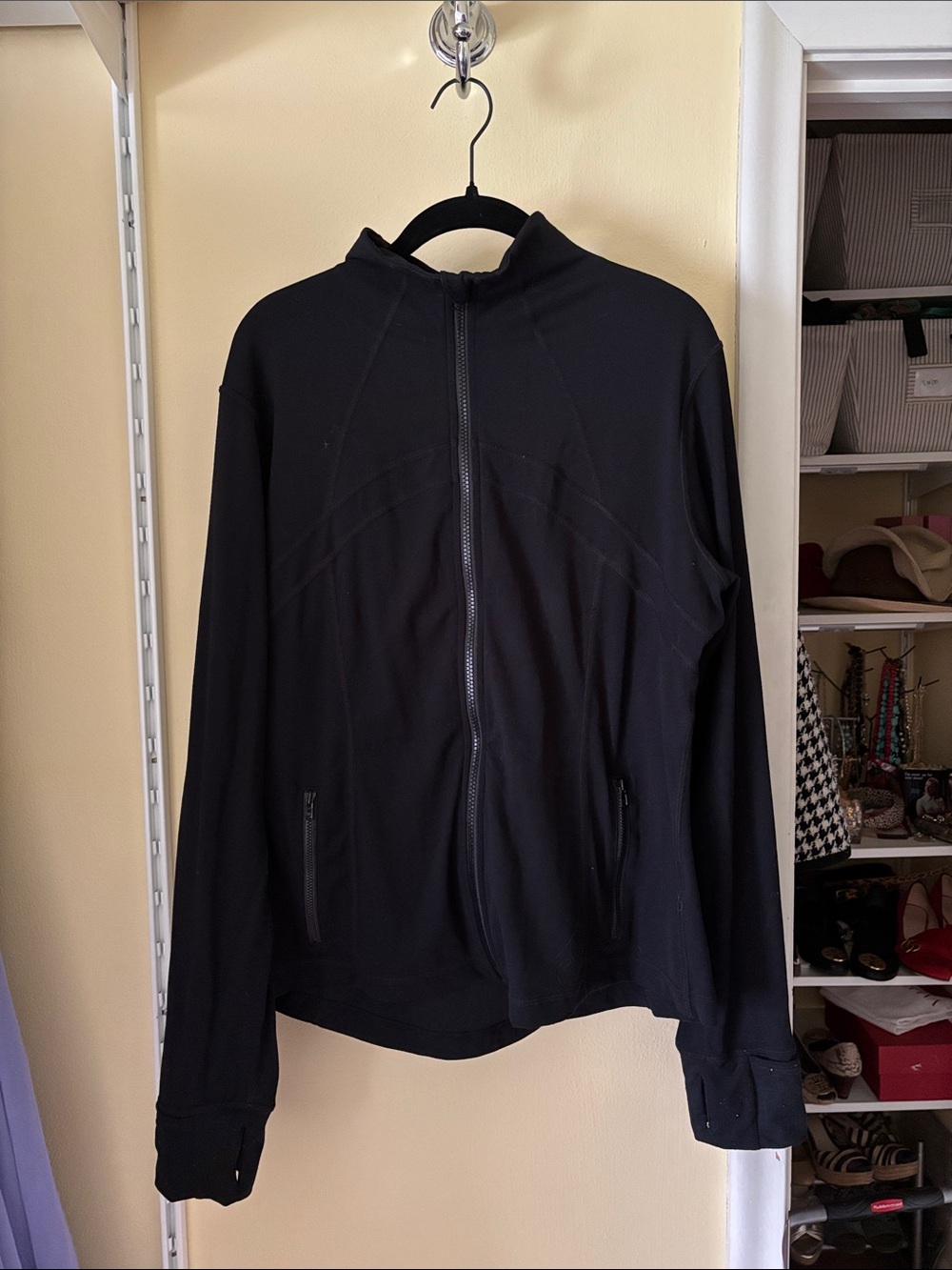 Quince Ultra-Form Contour Black Lightweight Full-Zip Jacket